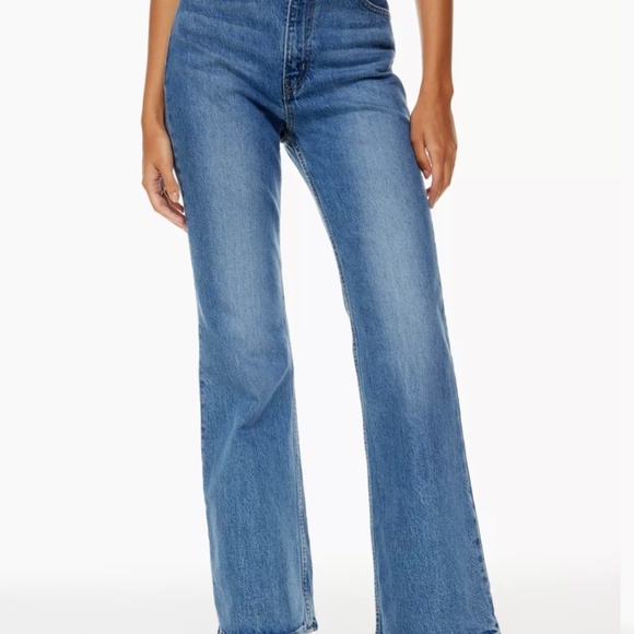 SOLD NWT Levi’s High arise Flare - Picture 2 of 5